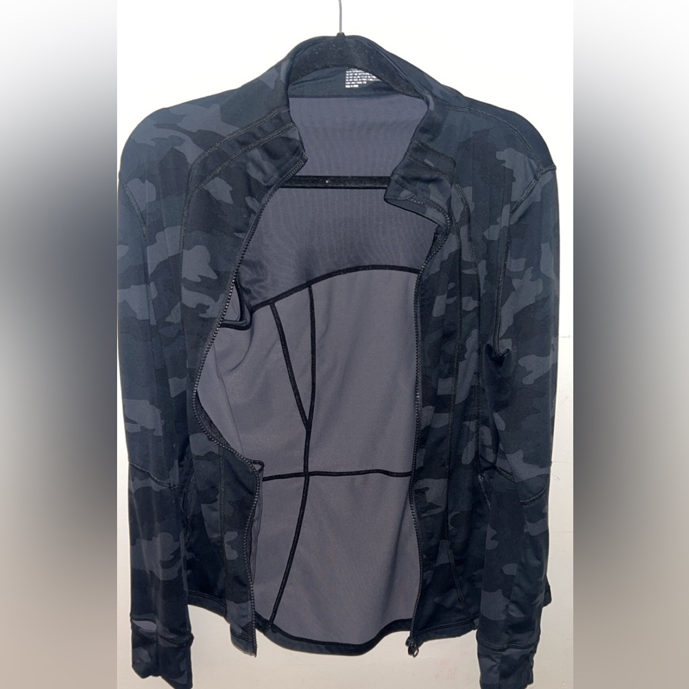 Women Black Camo Lightweight Jacket